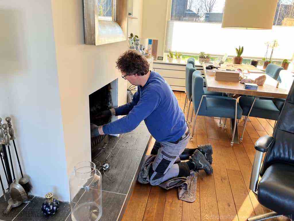 Schouwveger Roosendaal kleed schoorsteenreiniger Schouwveger Roosendaal kleed schoorsteenreiniger